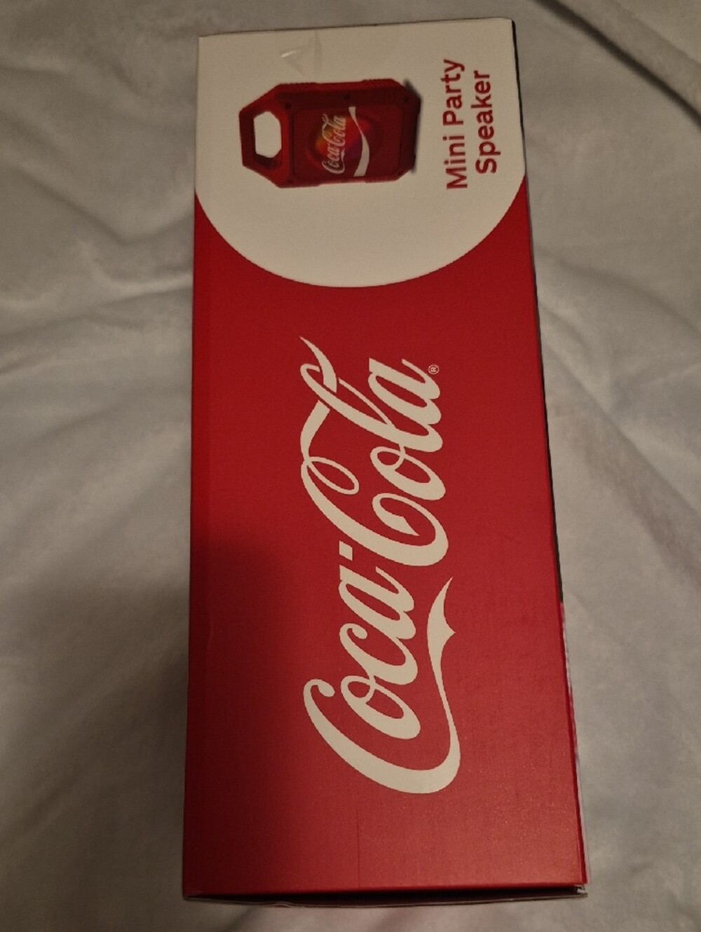 Coca Cola Red Mini Party Speaker with RGB LED Lights - Picture 3 of 5